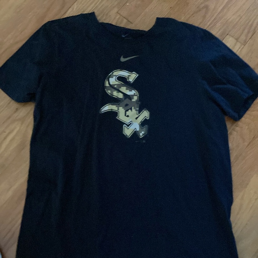 Chicago white Sox Nike Black Tee camo logo size large